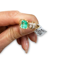 14kt yellow gold ladies emerald and diamond ring - emerald 1.53ct in size, diamonds DER-91